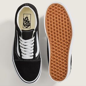 NEW Vans Old Skool Platform Black White Low Top Sneakers Women’s 5.5 / Men’s 4